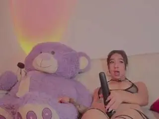 Emilyy-77  live sex cam