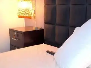 Natalie-esmith  live sex cam