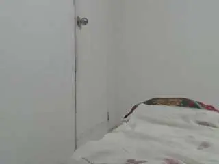 Sweettlatina  live sex cam