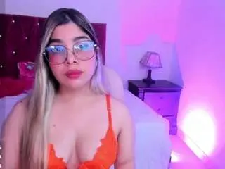 Emily-braums  live sex cam