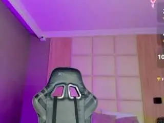 Luccia-smith  live sex cam