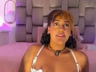 Only-gia  live sex cam