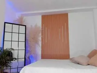 Sara-stormy  live sex cam