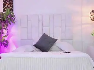 Sara-stormy  live sex cam