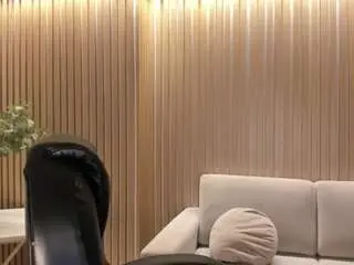 Victoria-18  live sex cam