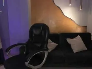 Victoria-18  live sex cam