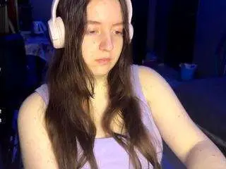 Elvinacoyner  live sex cam
