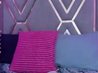 Kitty-seduce  live sex cam
