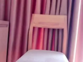 Curly-sue  live sex cam