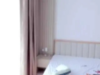Curly-sue  live sex cam