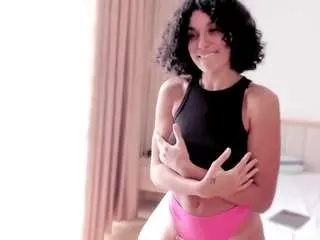 Curly-sue  live sex cam