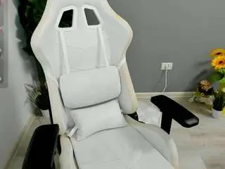 Eveeevian  live sex cam