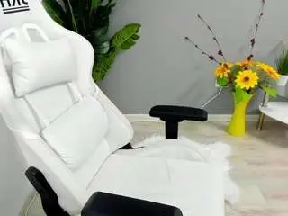 Eveeevian  live sex cam