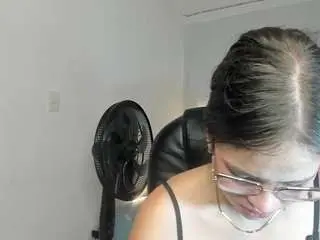 Nana-snow  live sex cam