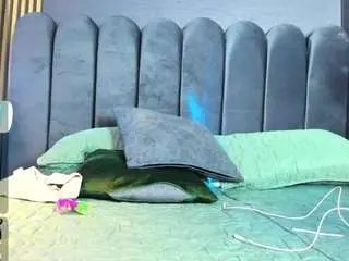 Nicoolettee  live sex cam