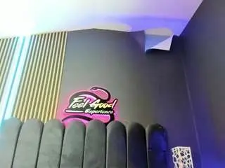 Nicoolettee  live sex cam