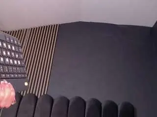 Nicoolettee  live sex cam