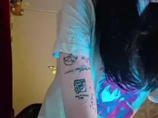 Bonnyschatzel  live sex cam
