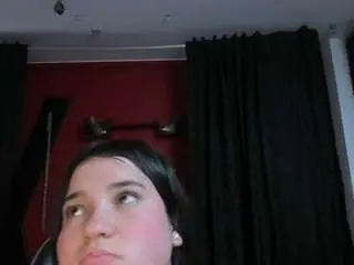 Junecandy18  live sex cam