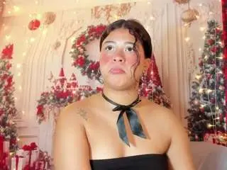 Layla-golden  live sex cam