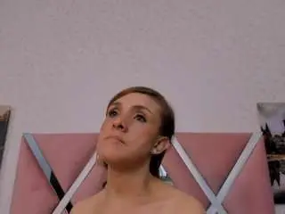 Nicoll89  live sex cam