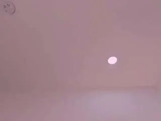 Nicoll89  live sex cam