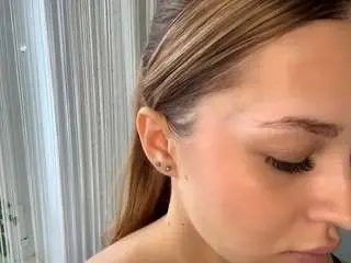 Cammiechitrik  live sex cam