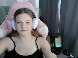 Hermilatimperman  live sex cam