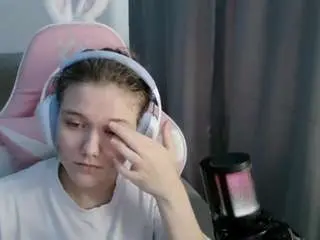 Hermilatimperman  live sex cam