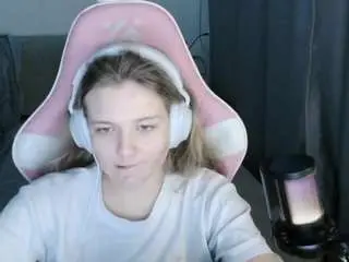 Hermilatimperman  live sex cam