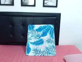 Kellyjoness  live sex cam
