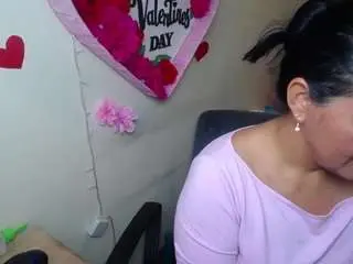 Miss-kendraa  live sex cam