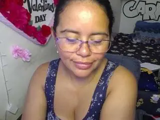 Miss-kendraa  live sex cam