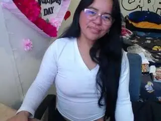 Miss-kendraa  live sex cam