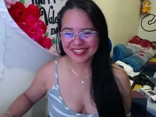 Miss-kendraa  live sex cam