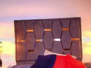 Sara-naugty  live sex cam