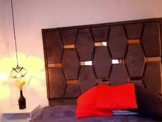 Sara-naugty  live sex cam