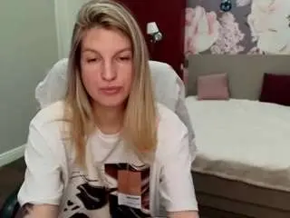 Emilywalkers  live sex cam