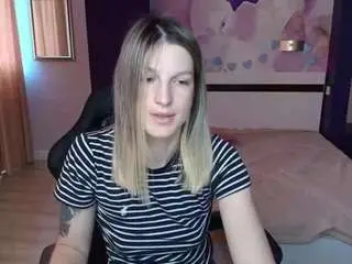 Emilywalkers  live sex cam
