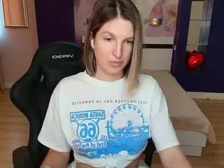 Emilywalkers  live sex cam