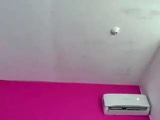 Hornysweetebony  live sex cam