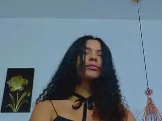 Hornysweetebony  live sex cam