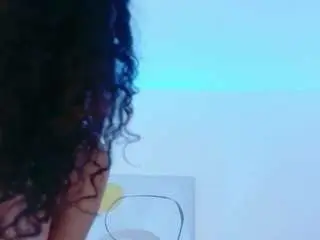 Hornysweetebony  live sex cam