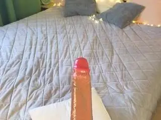 Brittneyhart  live sex cam