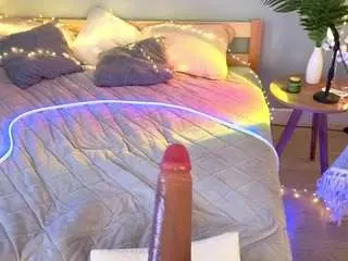 Brittneyhart  live sex cam