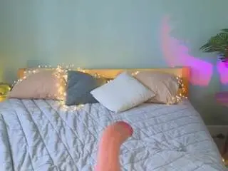 Brittneyhart  live sex cam