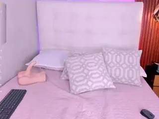 Susie-evilvodevil18  live sex cam