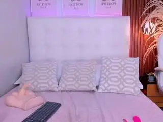 Susie-evilvodevil18  live sex cam