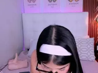 Susie-evilvodevil18  live sex cam