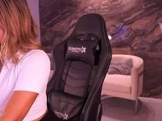 Kylamorrison  live sex cam